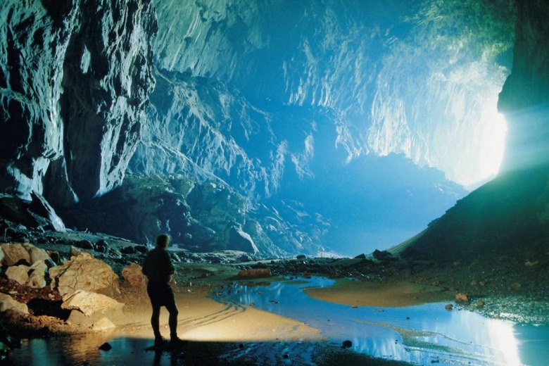 غارهای باتو در مالزی,غارهای توریستی مالزی,غاری در مالزی,