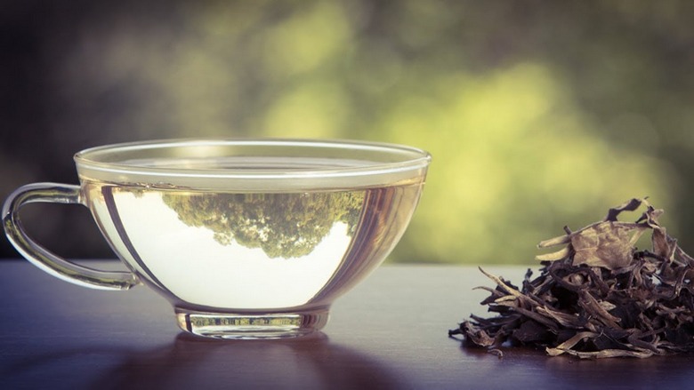 خاصیت دمنوش چای سفید,خواص دمنوش چای سفید,خواص چای سفید برای قلب
