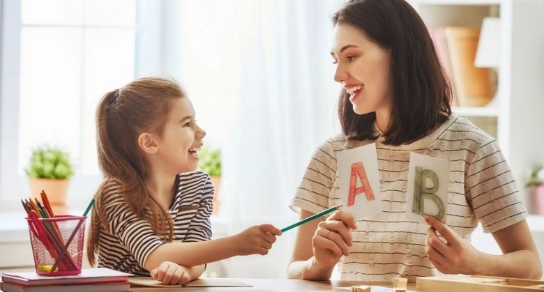 آموزش یادگیری زبان در خانه,بهترین روش‌ یادگیری زبان در خانه,روش‌ یادگیری زبان در خانه