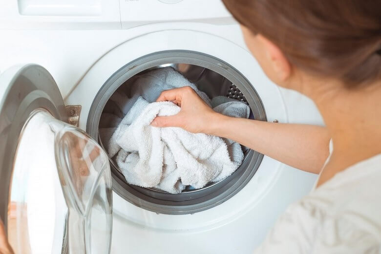 افزایش عمر لباس,تمیز نگه داشتن لباس,ثابت نگه داشتن لباس رنگ شده